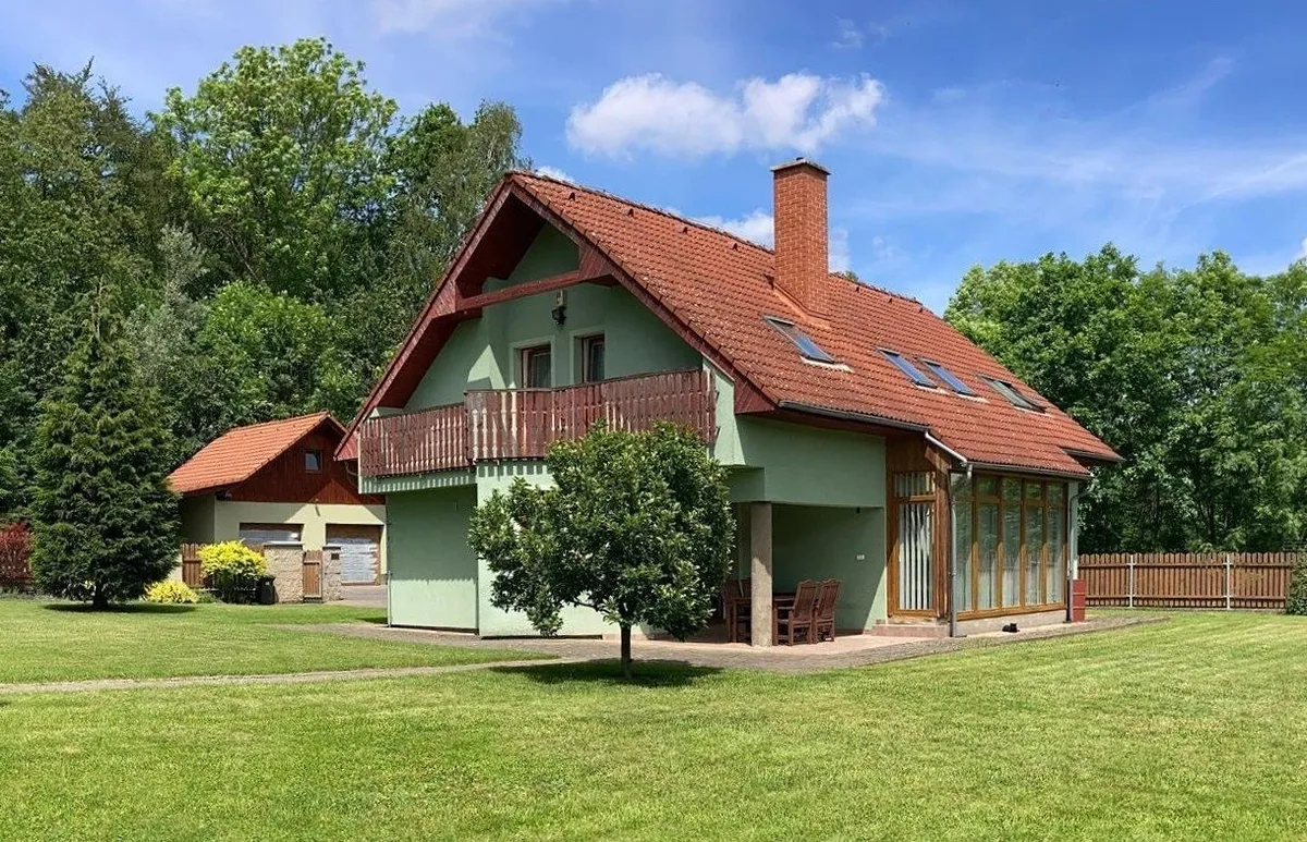 Prodej rodinného domu 200 m², pozemek 4622 m²